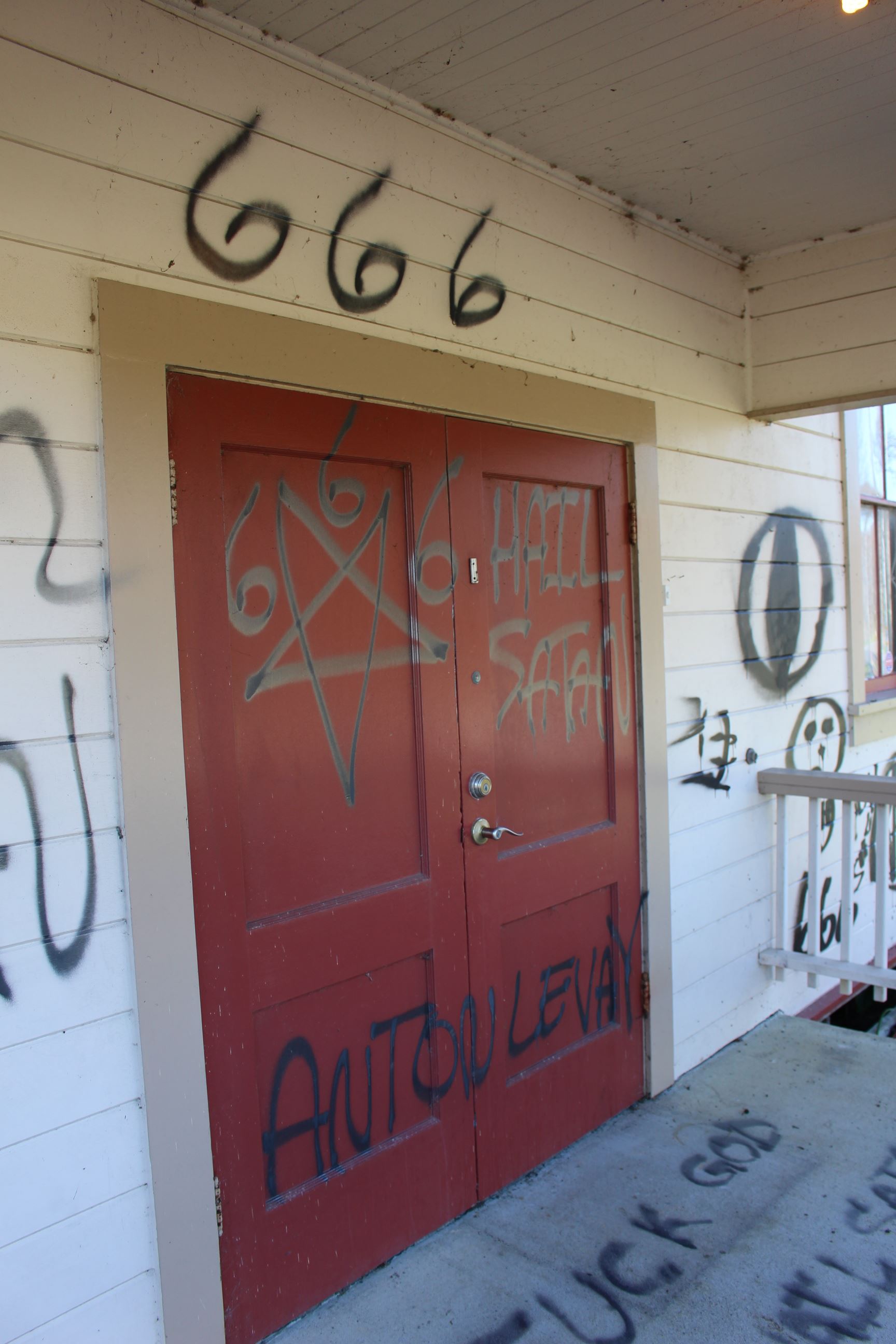 Vandalism - Case 201605491